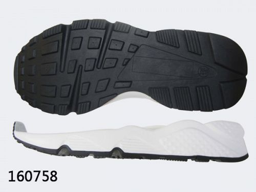 Golf shoe sole